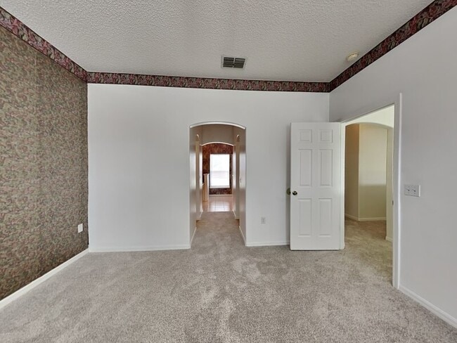 Building Photo - 3233 Kings Ridge Terrace