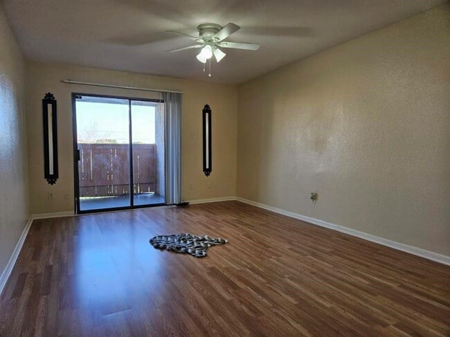 Building Photo - 8433 Hearth Dr
