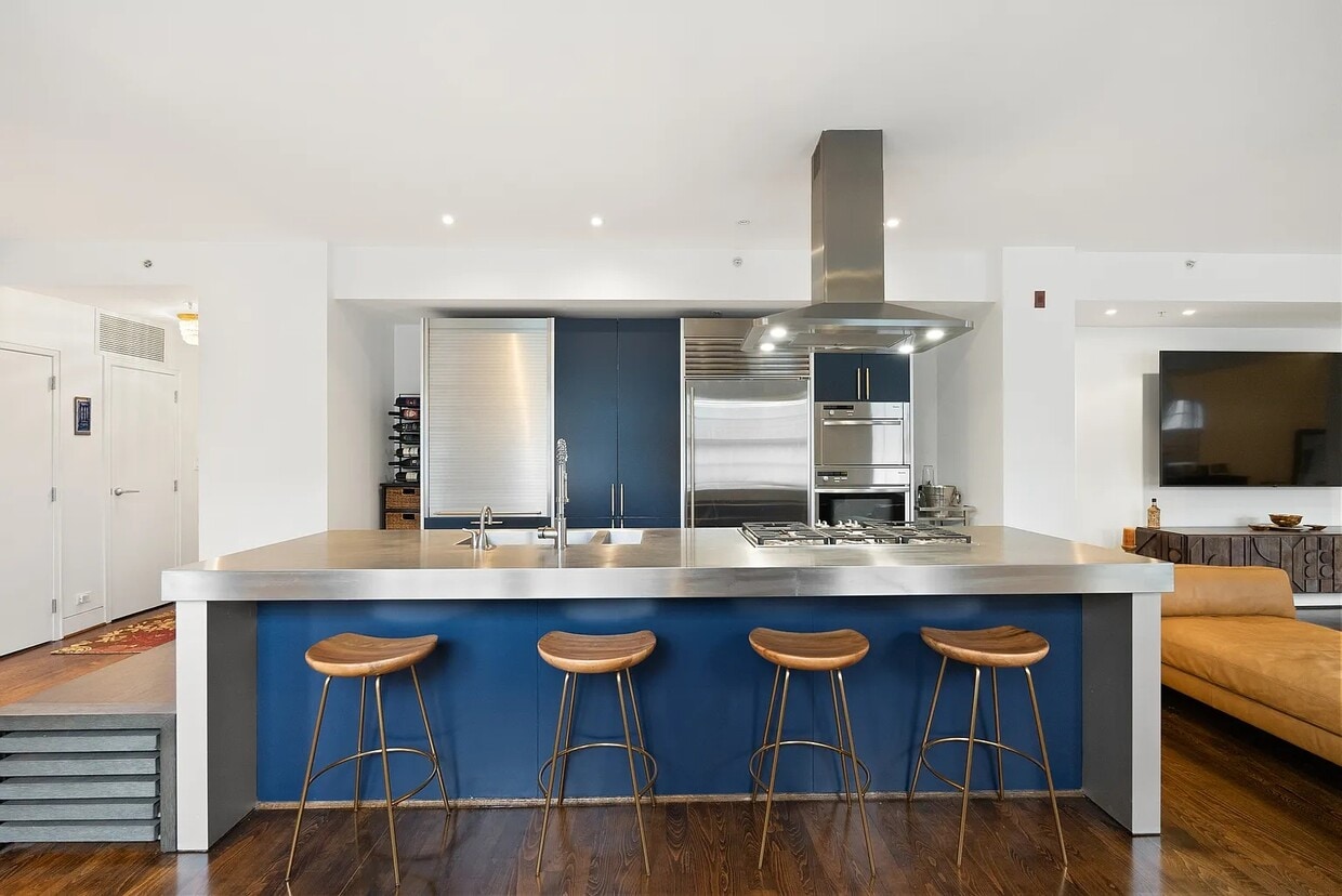 Photo - 1124 10th St NW (Washington, DC)