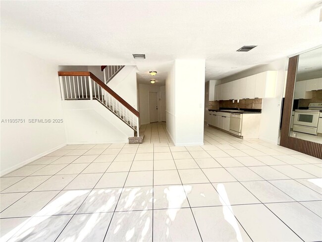 Building Photo - 13922 SW 102nd Ln