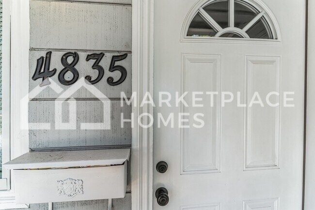 Foto del edificio - 4835 Colfax Ave