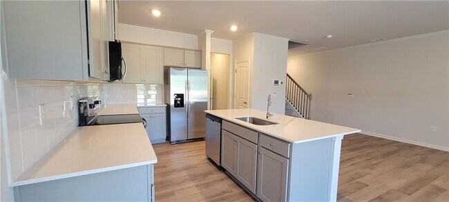 Building Photo - 23 Berryville Dr