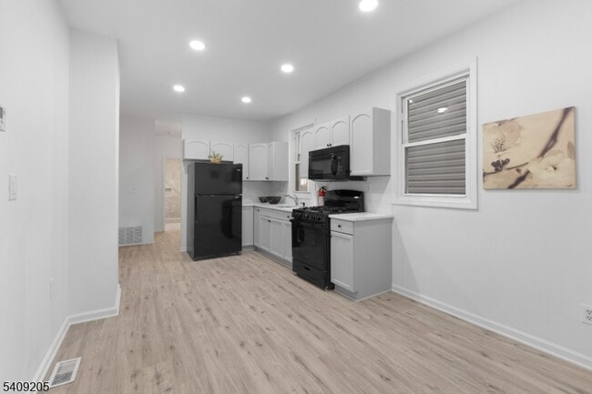 Foto del edificio - 223 Pine St