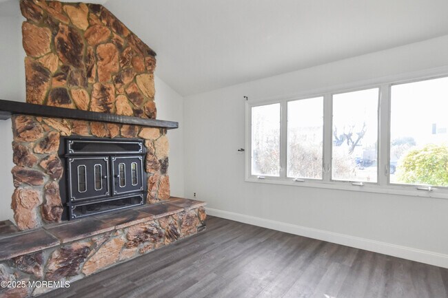 Foto del edificio - 32 Dakota Ave