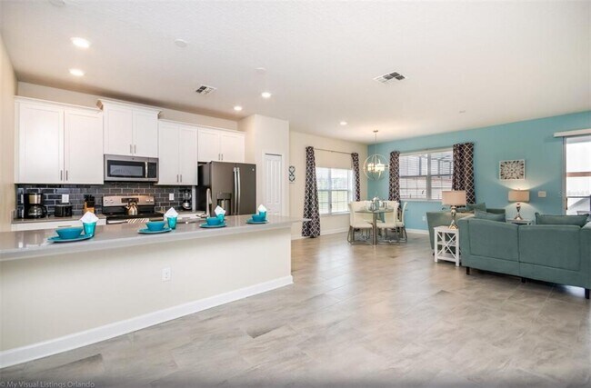 Building Photo - 9007 Stinger Dr