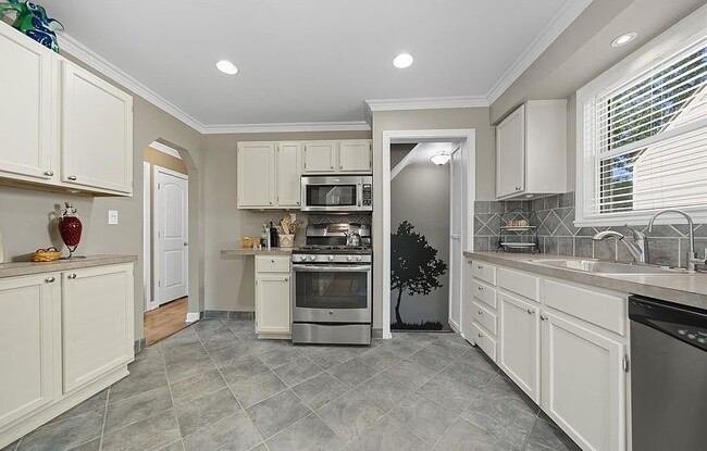 Foto del edificio - 3311 Ellwood Ave