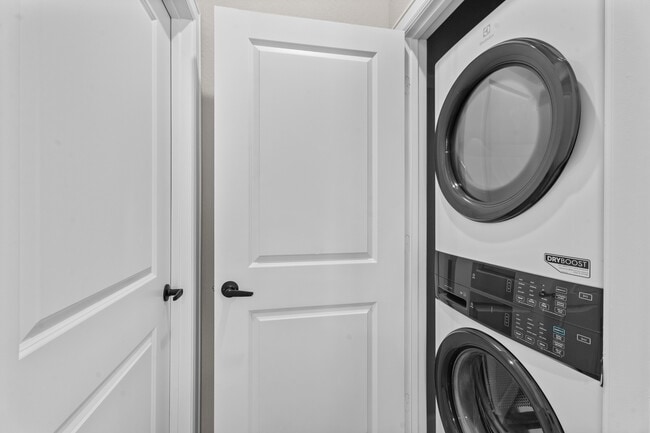 Building Photo - Boardwalk Village