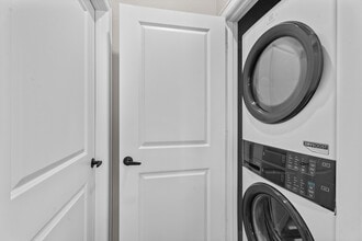 Building Photo - Boardwalk Village