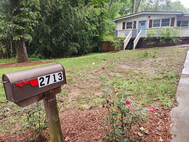 Building Photo - 2713 Glenvalley Dr