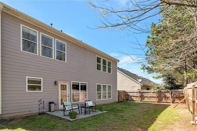 Building Photo - 1565 Hedington Cir SE