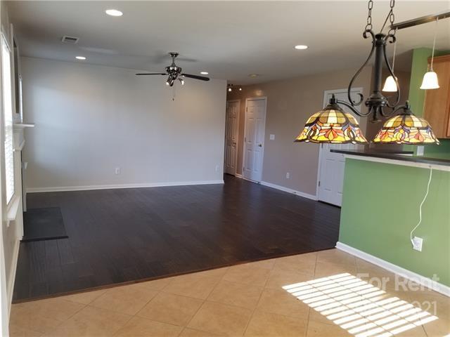Foto del edificio - 10826 Mountain Springs Dr