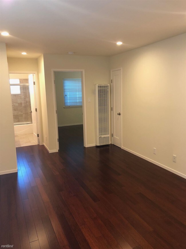 Building Photo - 1608 5th Ave