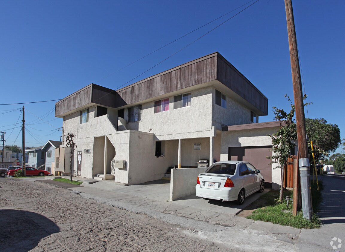 Building Photo - Sanger Place