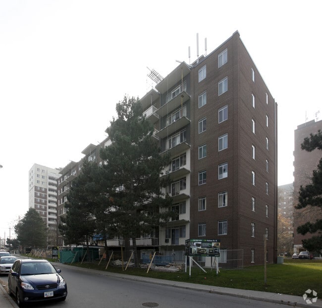 Building Photo - 28 Helene Street North