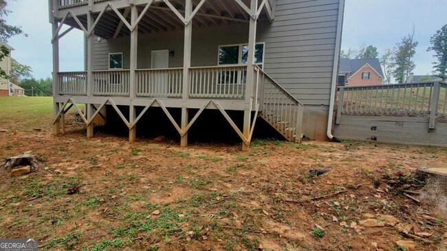 Foto del edificio - 512 Noblewood Dr