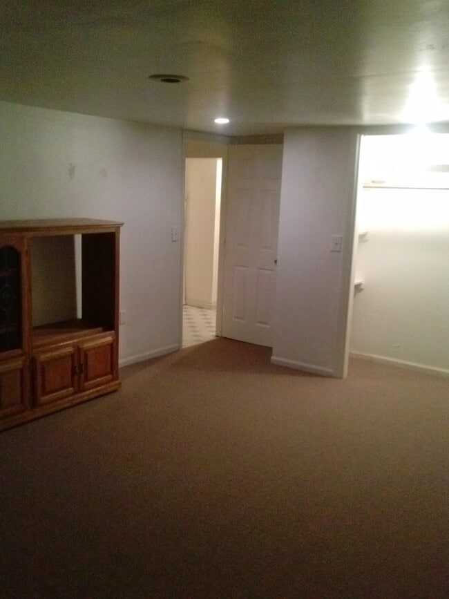 4315 E Terra Cotta Ave, Crystal Lake, IL 60014 House for Rent in Crystal Lake, IL