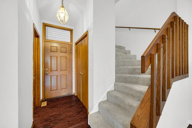 Foto del edificio - 1017 Arbor Ct