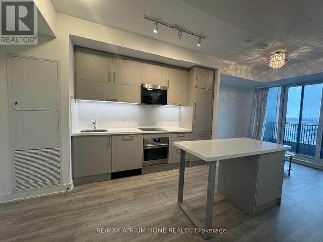 Building Photo - 38 Andre de Grasse St