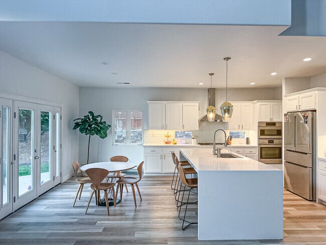 Building Photo - 1215 Sand Dollar Way