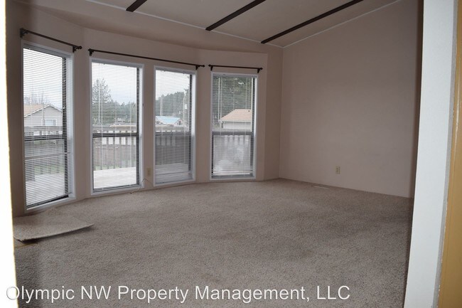 Foto del edificio - 4251 NE North Shore Rd