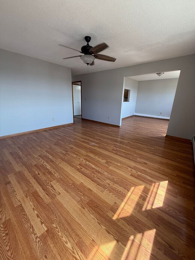 Foto del edificio - 66 Wynola Ave