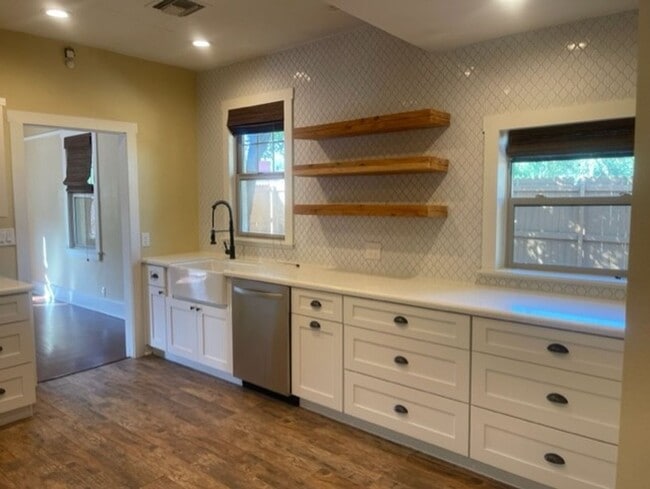 Building Photo - Coming Nov 17 - 3 Bedroom 2 Bath home in Clarkdale contact Property Pros Property Management