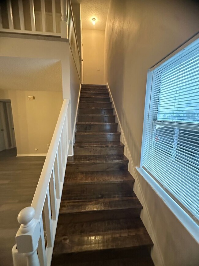 Foto del edificio - Available Now!