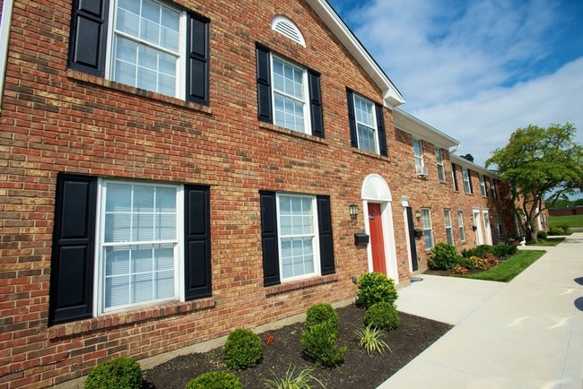 Townhomes - Northland Village Apartments