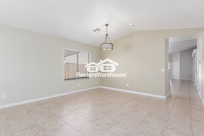 Foto del edificio - 12625 W Indianola Ave