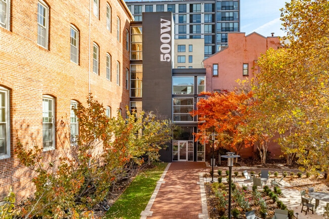 Courtyard - 500 W Wall - 500 W - Located on the UMB Campus! Apartments