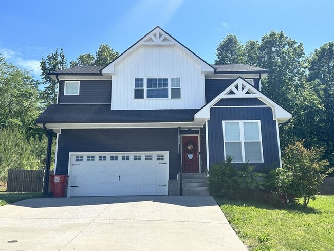 Building Photo - 516 Woodtrace Dr