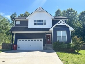 Building Photo - 516 Woodtrace Dr