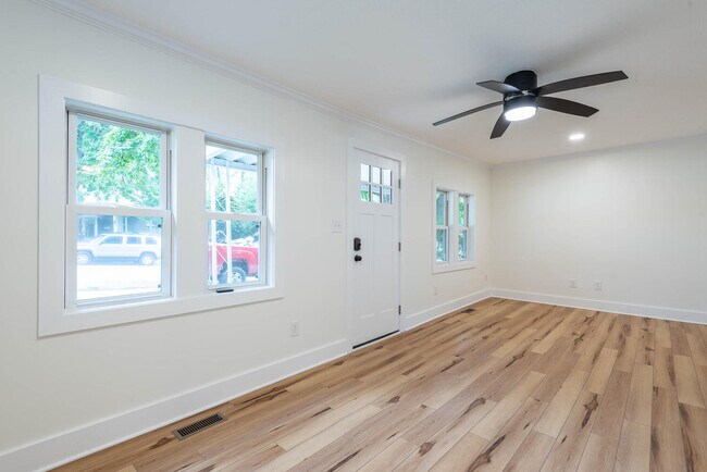 Foto del edificio - 709 W 13th St