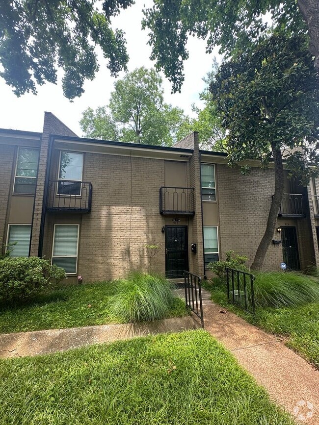 Building Photo - 977 June Rd