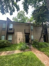 Building Photo - 977 June Rd