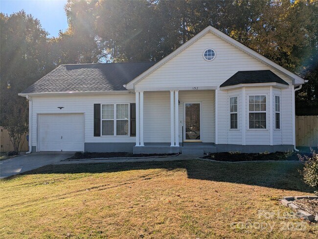 Building Photo - 152 Everett Park Dr