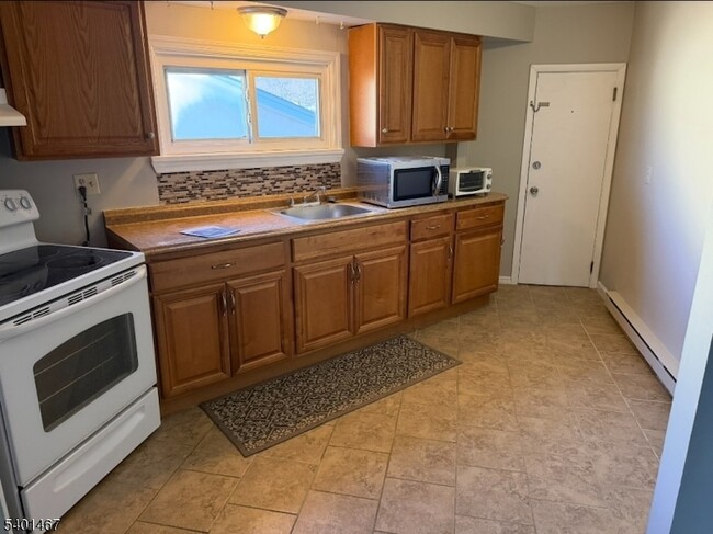 Building Photo - 57 Main St