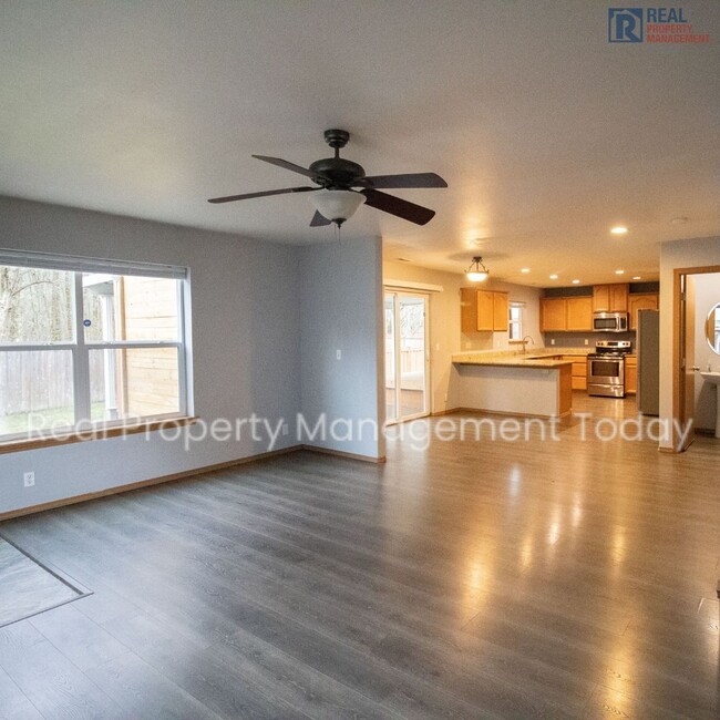 Foto del edificio - Beautiful 4 Bedroom In Orting!!