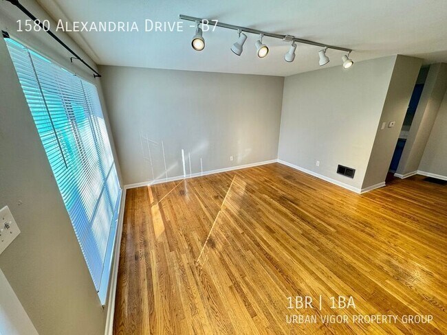 Foto del edificio - 1580 Alexandria Dr