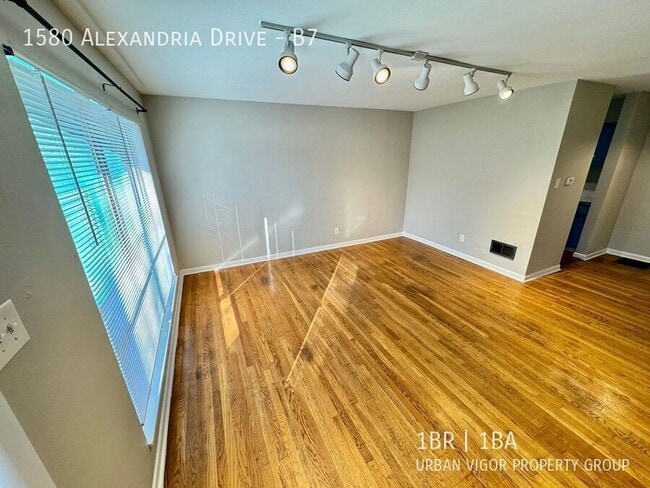 Building Photo - 1580 Alexandria Dr