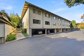 Building Photo - 14333 Saratoga Ave