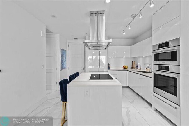 Building Photo - 155 E Boca Raton Rd