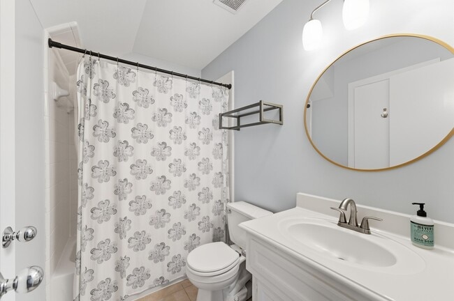 Foto del edificio - 1269 W 17th St