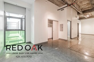 Building Photo - 430 S Broadway