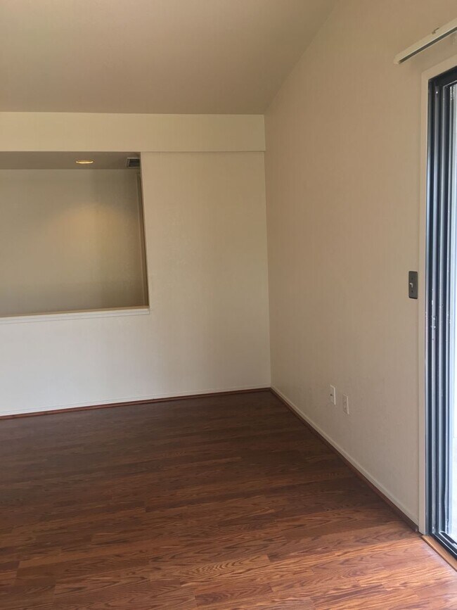 Photo - 1274 Devonwood Dr House