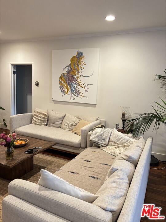 Foto del edificio - 8568 Burton Way