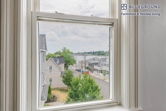 Foto del edificio - 1008 Winthrop Ave