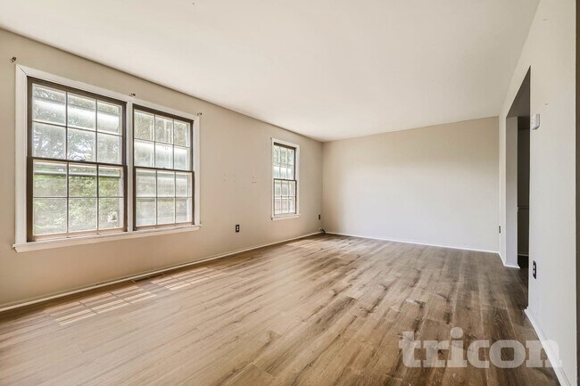 Building Photo - 1103 Riverboat Ct