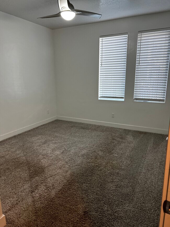 Dormitorio principal - 875 S Depot St