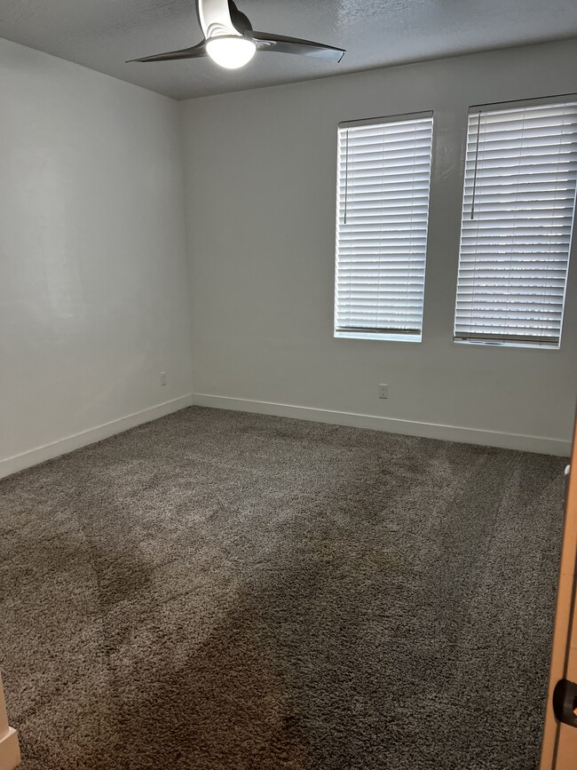 Master bedroom - 875 S Depot St